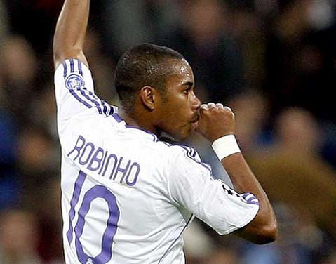 Robinho esta cerca de renovar