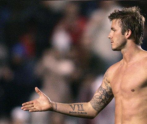Tattoos on El Futbolista Ingl  S Lleva Tatuado En Los Brazos Elementos Romanos