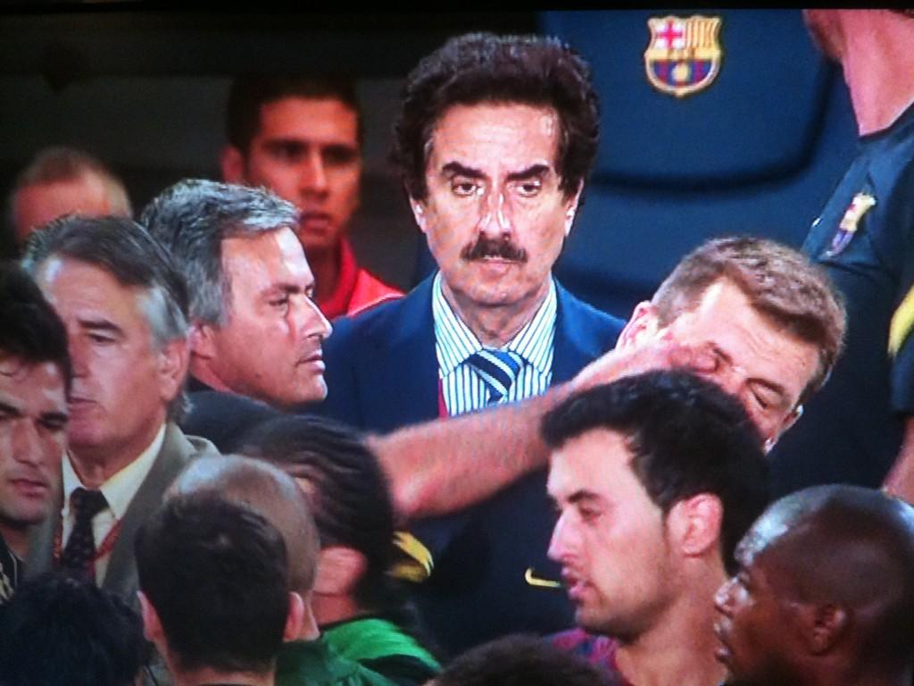 mourinho-dedo-tito.jpg