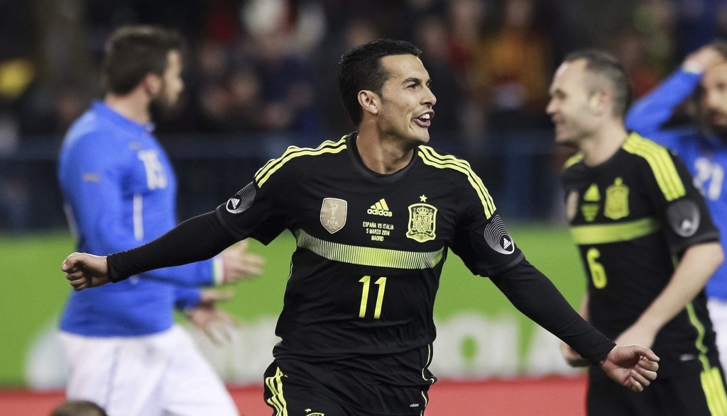 Pedro celebrando un gol ante Italia