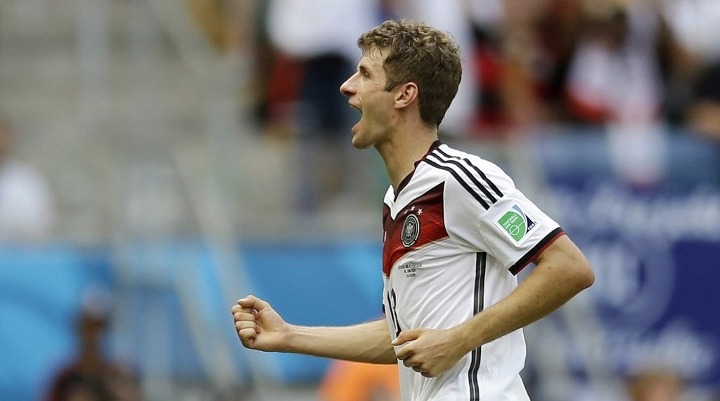 Muller celebrando un gol