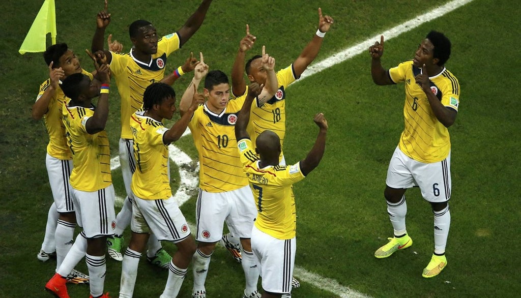 colombianos celebrando un gol