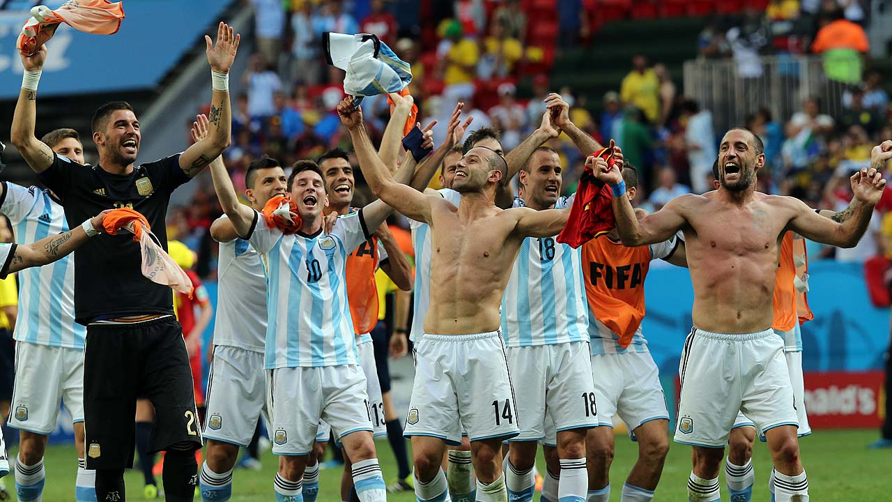 jugadores argentinos celebrando