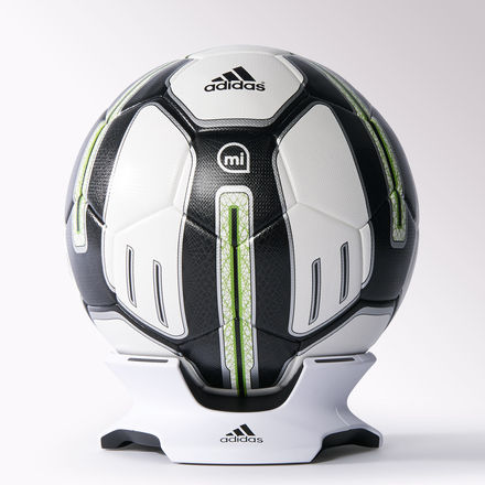 Balon miCoach Smart Ball 299 euros