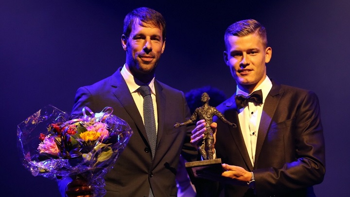 Finnbogason con Van Nistelrooy