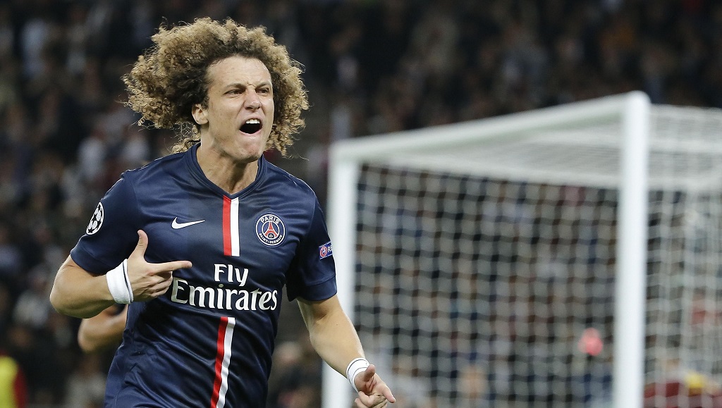 David Luiz celebrando un gol