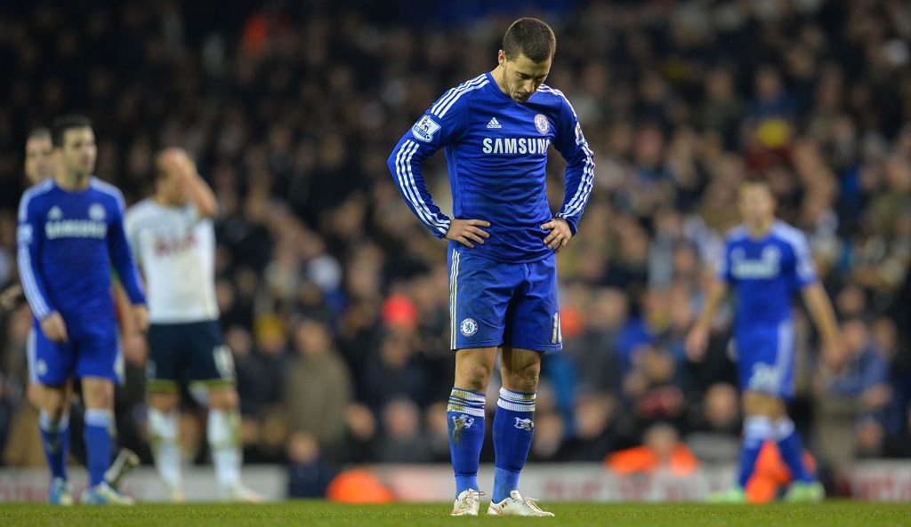 Eden Hazard cabizbajo