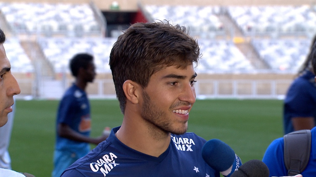 Lucas Silva hablando