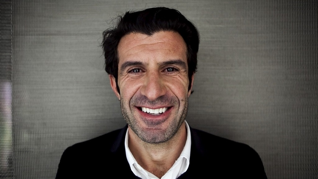 Luis Figo sonriendo