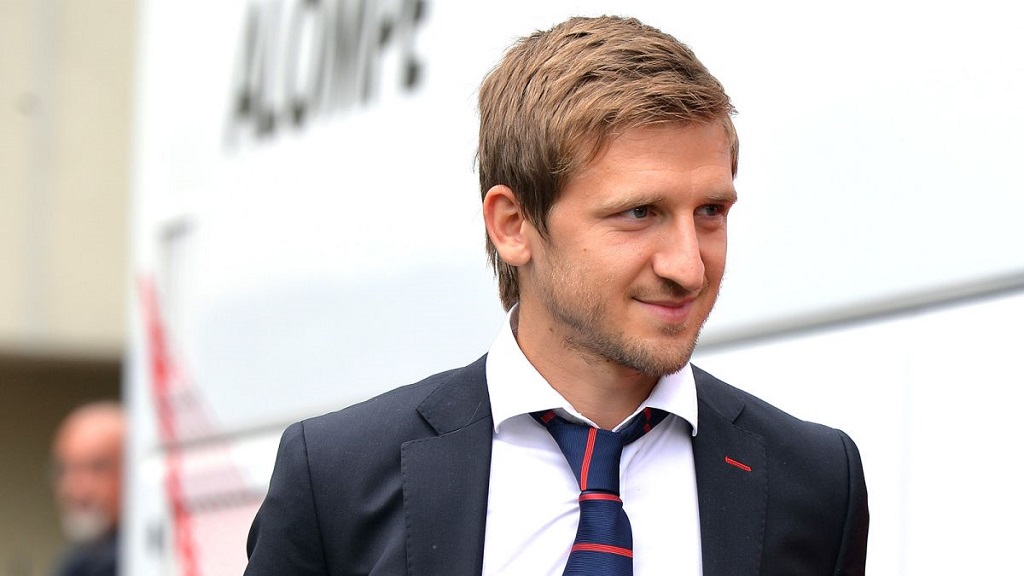 Marko Marin con traje