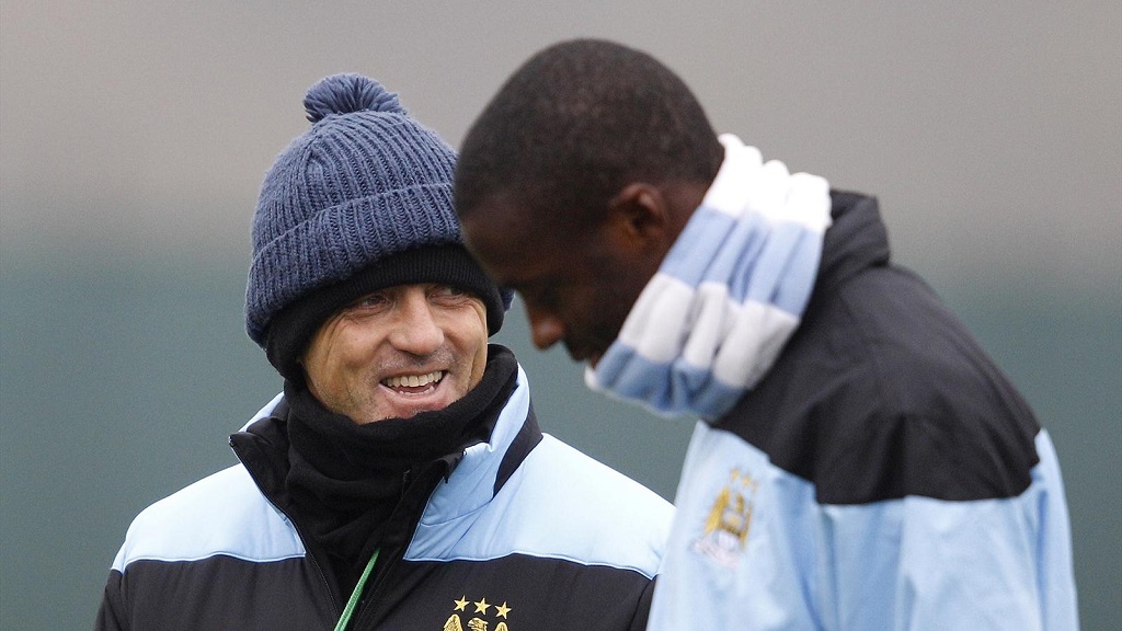 Yaya Toure y Mancini