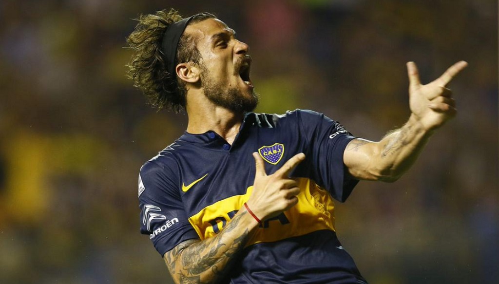 Pablo Daniel Osvaldo celebrando un gol con Boca