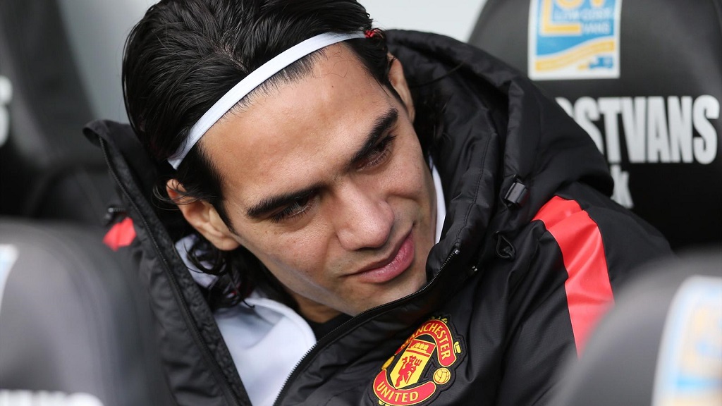 Radamel Falcao en el banquillo