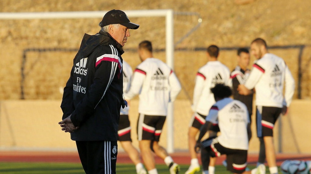 Carlo Ancelotti en un entrenamiento