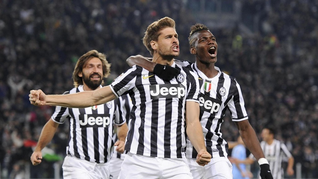 Fernando Llorente con Pogba y Pirlo