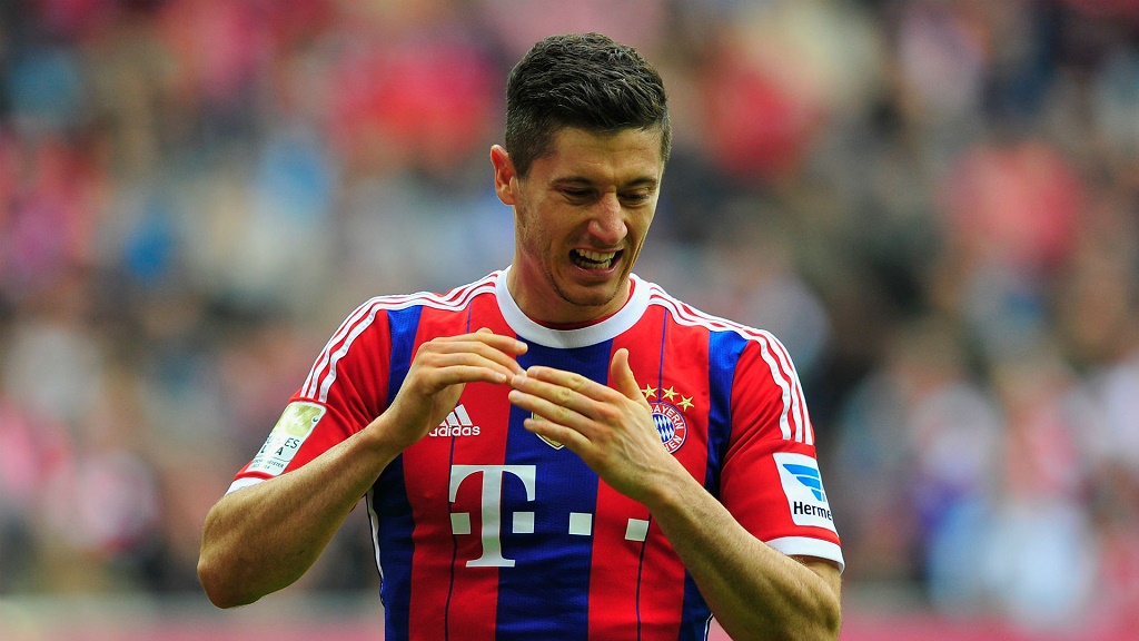 Robert Lewandowski lamentandose