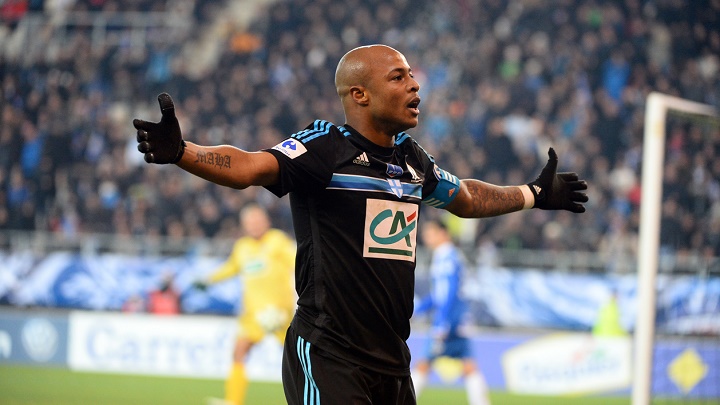 André Ayew celebrando un gol