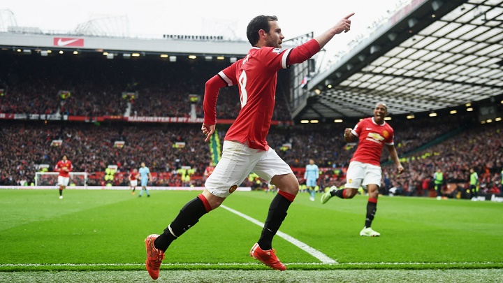 Juan Mata celebrando un gol