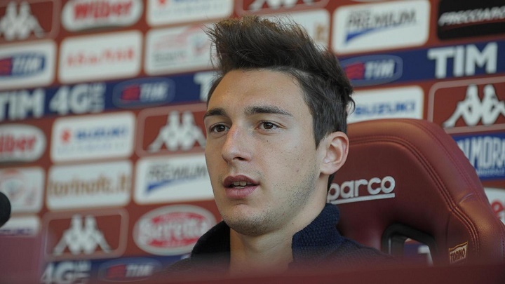 Matteo Darmian en rueda de prensa