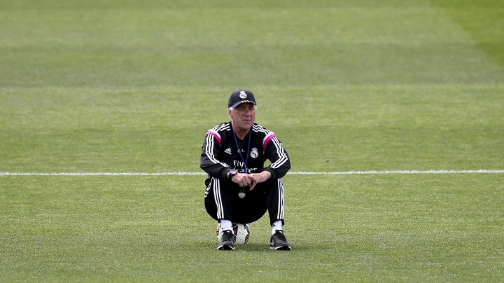 Carlo Ancelotti en un entrenamiento