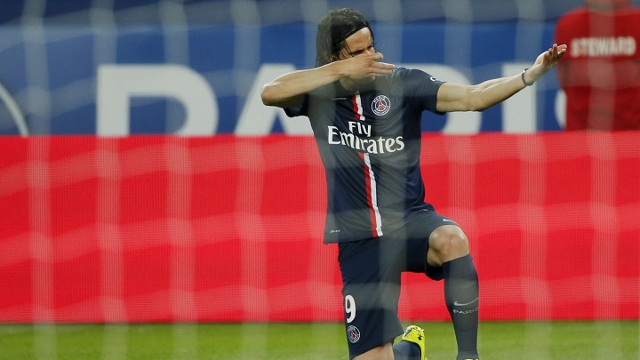 Edinson Cavani celebrando un gol