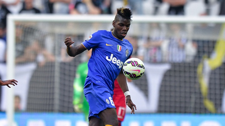 Paul Pogba Juventus controlando el balon