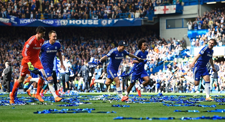 jugadores Chelsea celebrando