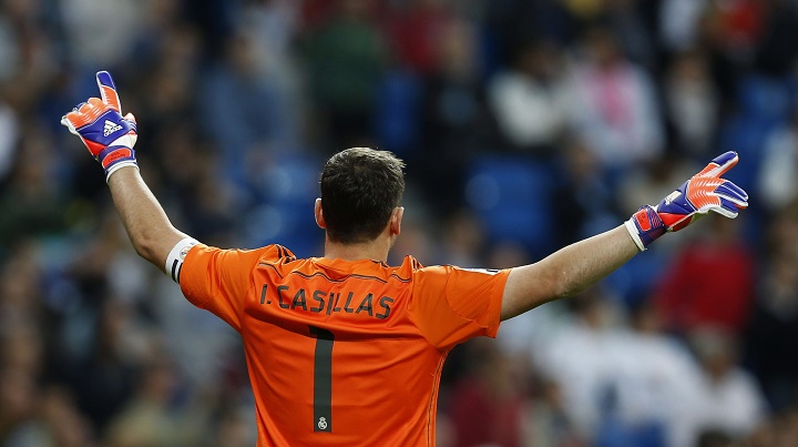 Iker Casillas de espaldas