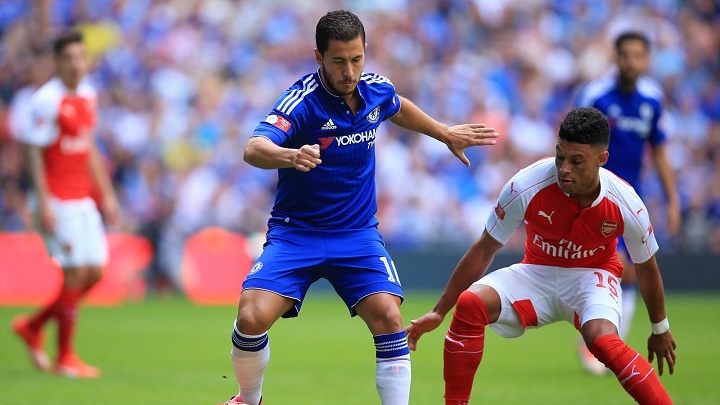 Eden Hazard contra el Arsenal