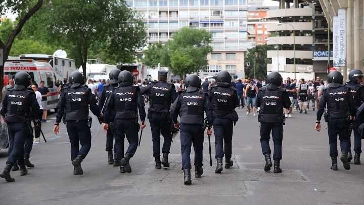 Santiago Bernabeu policia