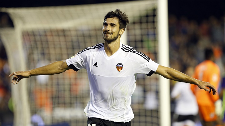 André Gomes celebrando un gol