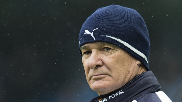 Claudio Ranieri con gorro