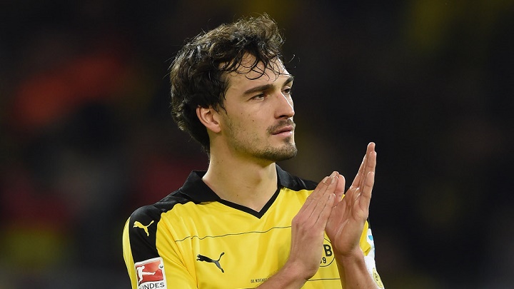 Hummels aplaudiendo