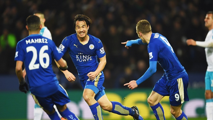 Shinji Okazaki celebrando un gol