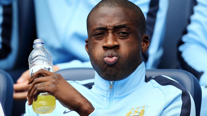 Yaya Toure en el banquillo