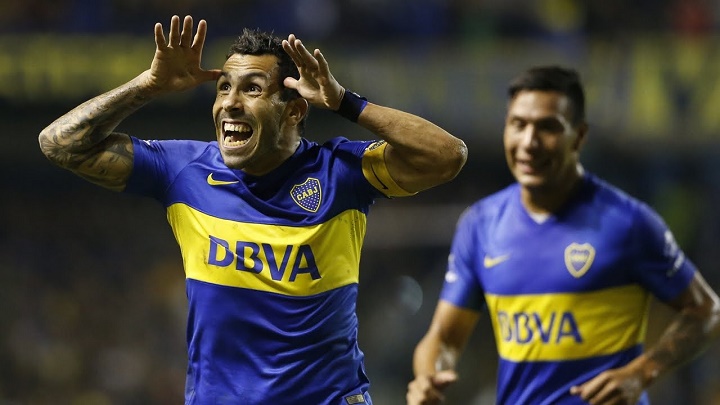 Carlos Tevez celebrando un gol