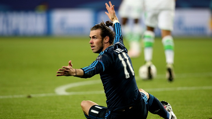 Gareth Bale protestando