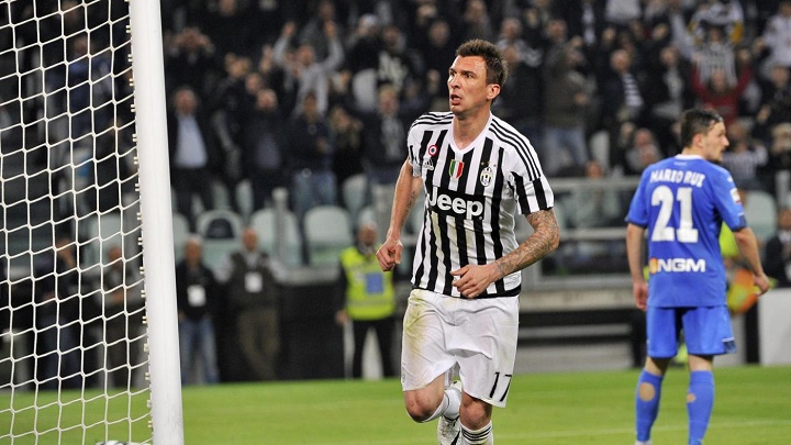 Mandzukic celebrando un gol