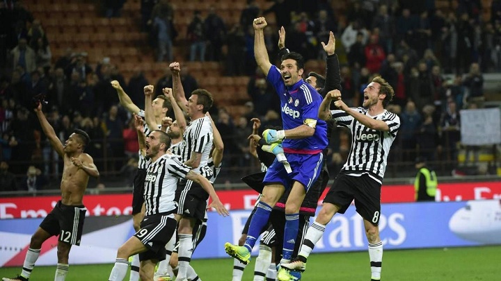 jugadores Juventus felices