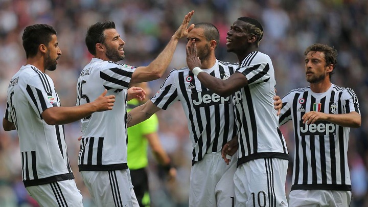 jugadores de la Juventus celebrando un gol