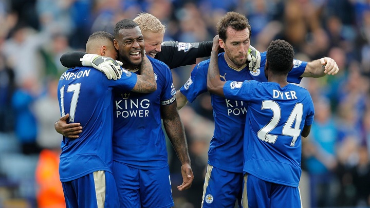 jugadores del Leicester City felices