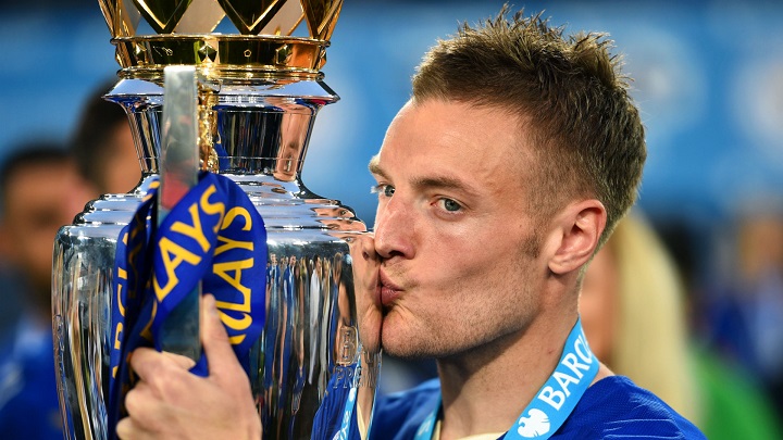 Jamie Vardy besando la Premier League