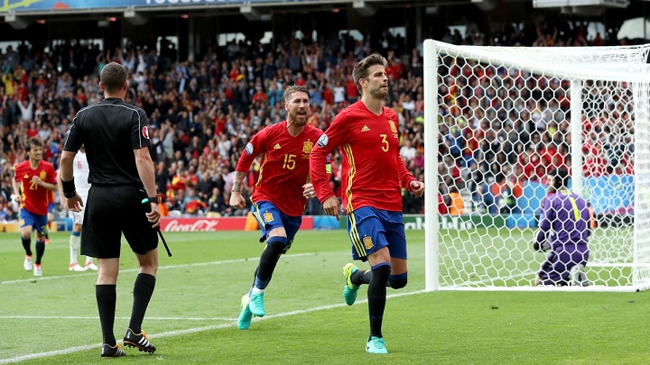 Gerard Pique y Sergio Ramos