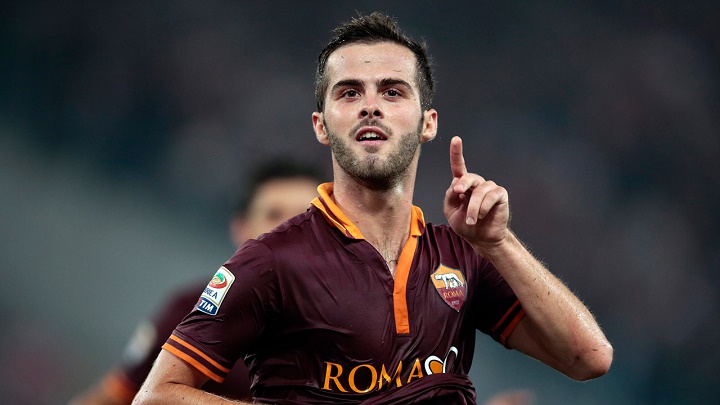 Miralem Pjanic celebrando un gol