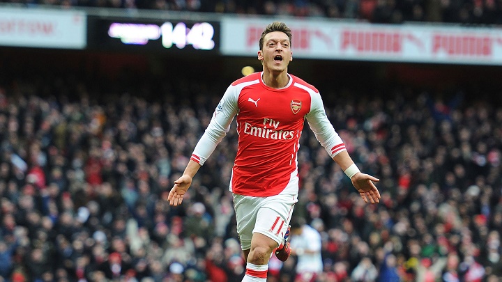 Ozil celebrando un gol