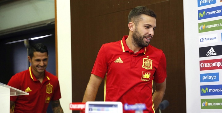 Jordi Alba y Vitolo