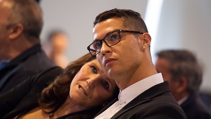 cristiano-ronaldo-con-su-madre