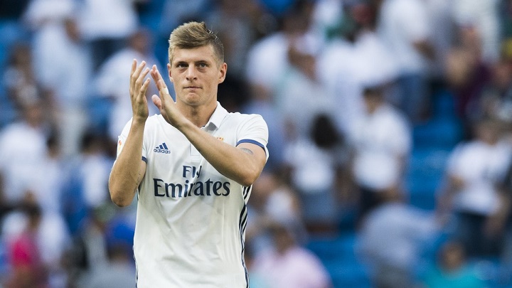 toni-kroos-aplaudiendo