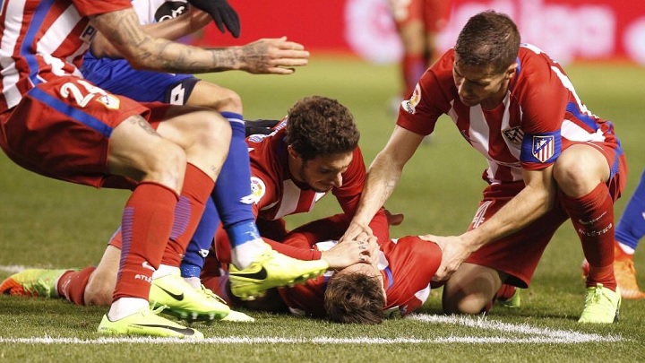 Fernando-Torres-en-el-suelo