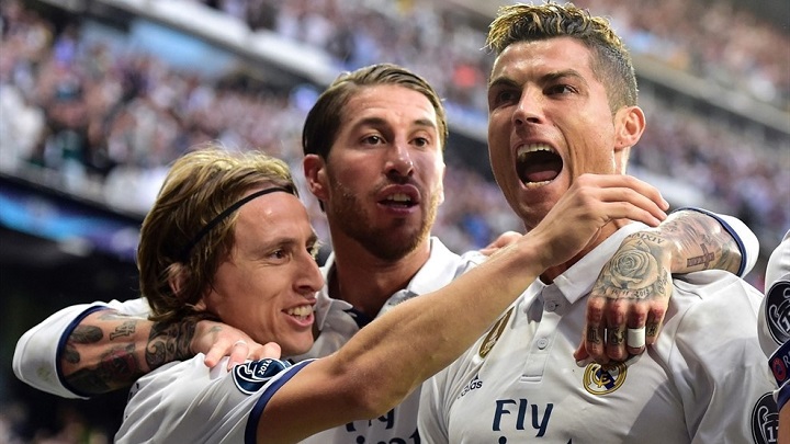 jugadores-del-Madrid-celebrando-un-gol